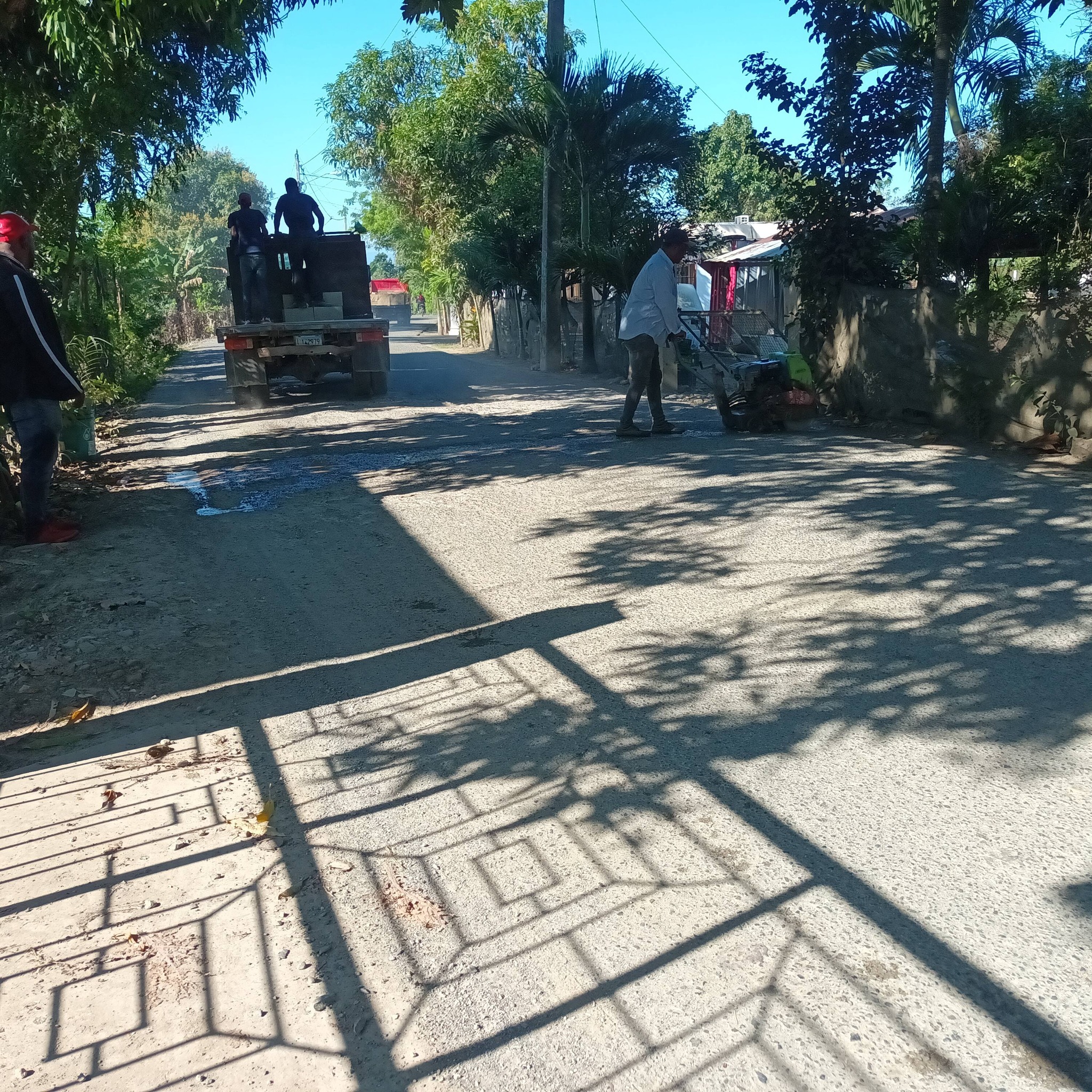 INICIAN REPARACIONES EN TRAMO VIAL DE BACUI ABAJO